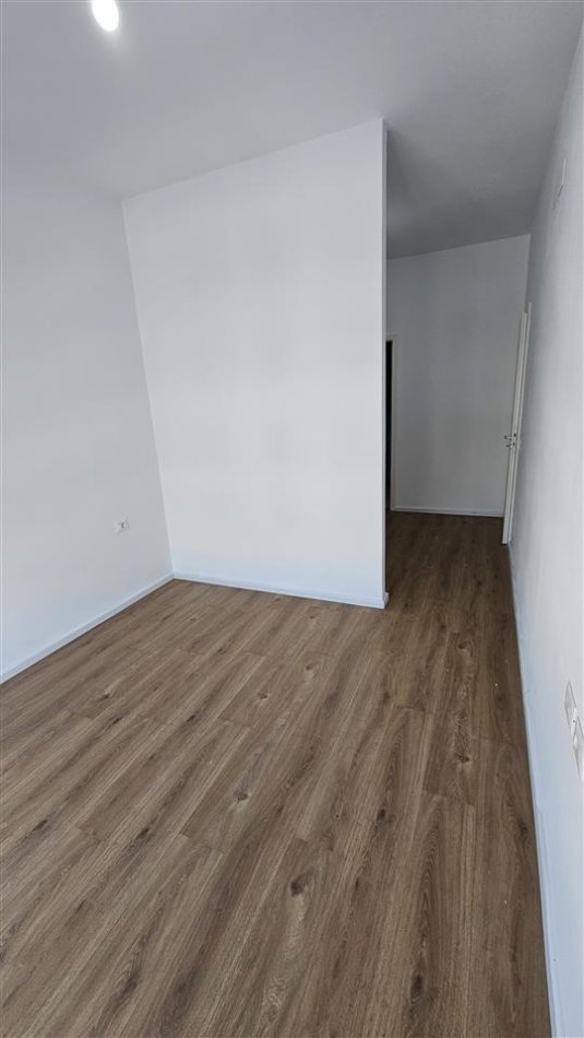 Tirane, shitet apartament 1+1+Ballkon Kati 5, 64 m² 89.335 € (Kompleksi Kaimi)