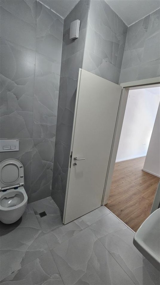 Tirane, shitet apartament 1+1+Ballkon Kati 5, 64 m² 89.335 € (Kompleksi Kaimi)