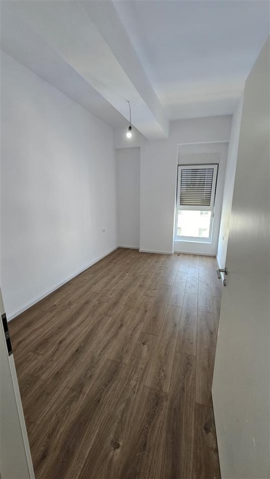 Tirane, shitet apartament 1+1+Ballkon Kati 5, 64 m² 89.335 € (Kompleksi Kaimi)