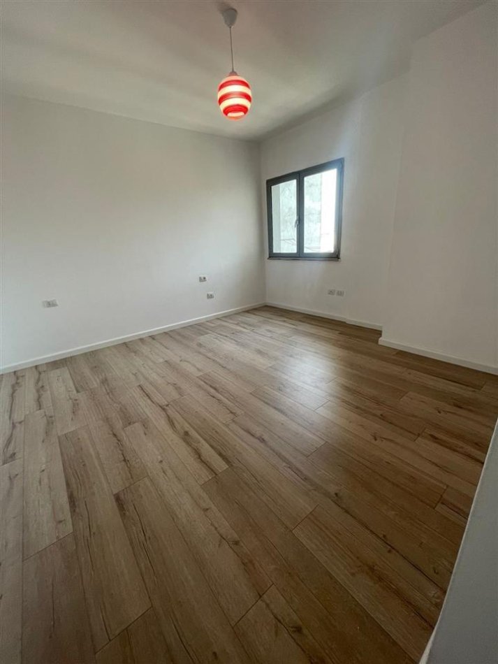 Tirane, shitet apartament 1+1+Ballkon Kati 7, 76 m² 147.000 € (Zogu i Zi)
