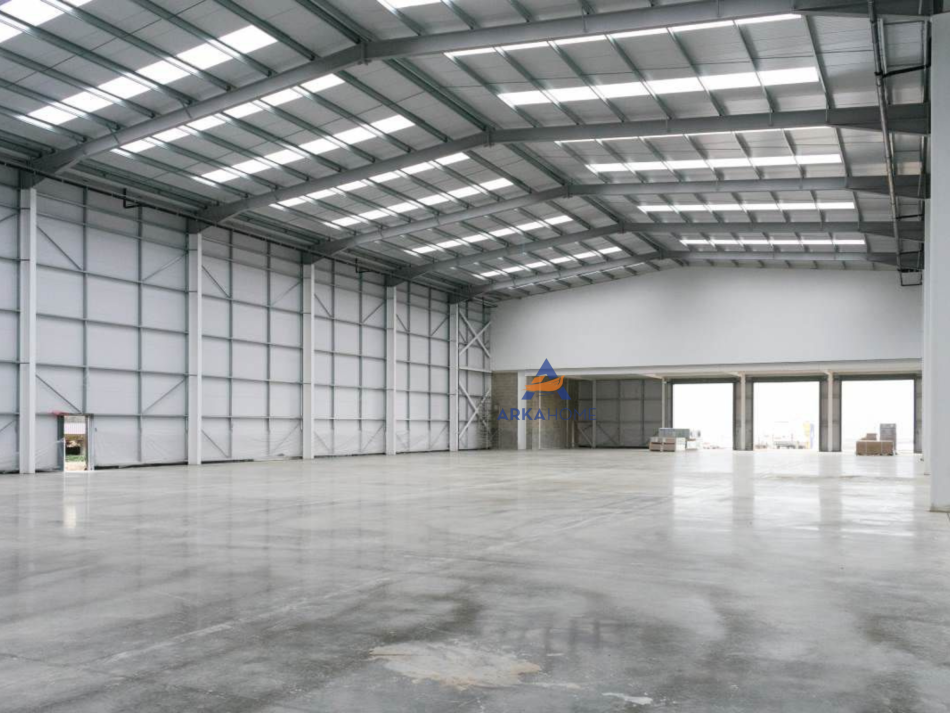Tirane, jepet me qera magazine Kati 0, 550 m² 3.500 € (AUTOSTRADA TIRANE-DURRES,KILOMETRI I 4-T)