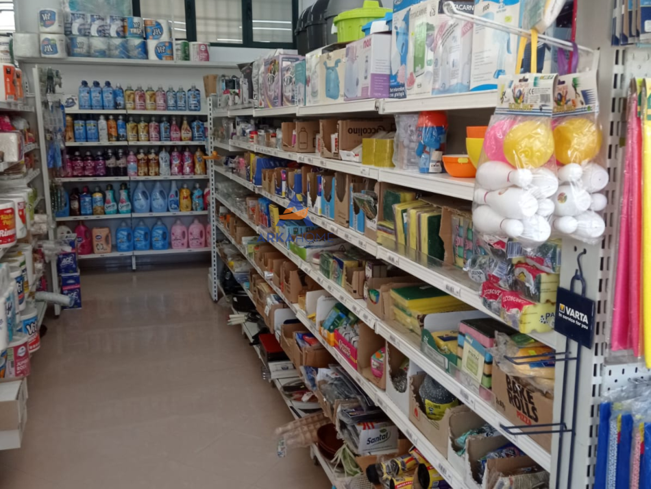 Vlore, jepet me qera ambjent biznesi Kati 0, 188 m² 2.000 € (RRUGA MISTO MELE TREGU I ORIZIT VLORE)