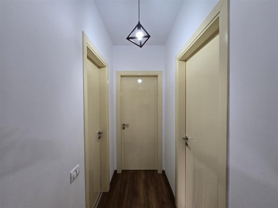 Tirane, shitet apartament 2+1 Kati 4, 104 m² 190.000 € (Kopshti Botanik)