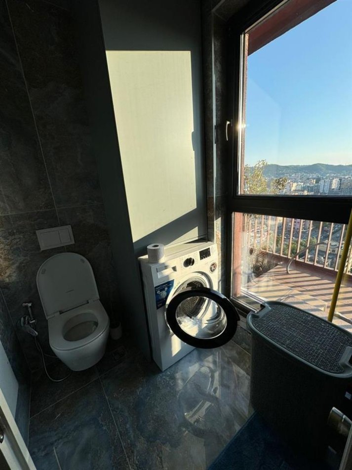 Tirane, shitet apartament 2+1 Kati 5, 124 m² 350.000 € (Rruga e Kavajes, Tirana Garden Building)