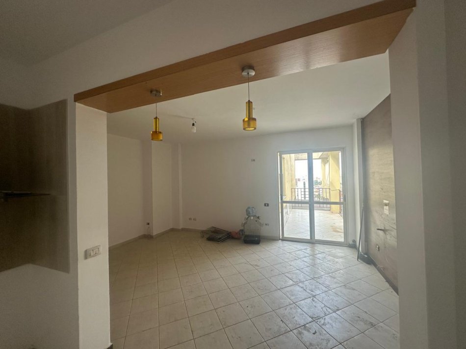 Tirane, shitet apartament 2+1 Kati 11, 117 m² 170.000 € (Rruga Kavajes)