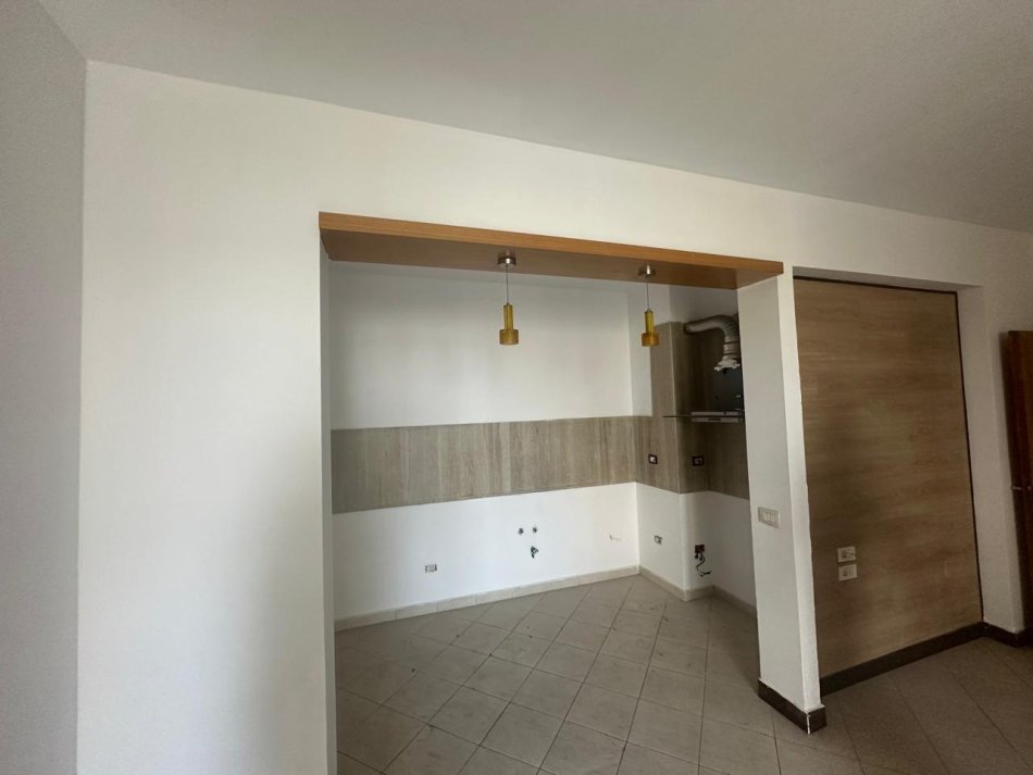 Tirane, shitet apartament 2+1 Kati 11, 117 m² 170.000 € (Rruga Kavajes)