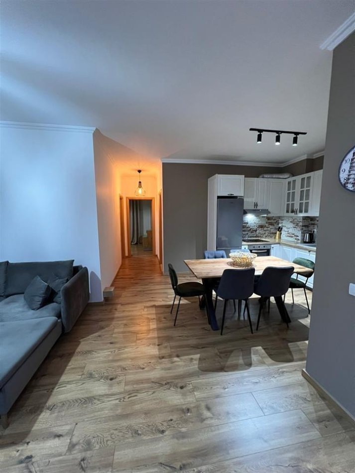 Tirane, shitet apartament 2+1+Aneks+Ballkon Kati 3, 108 m² 225.000 € (Kopshti Botanik)