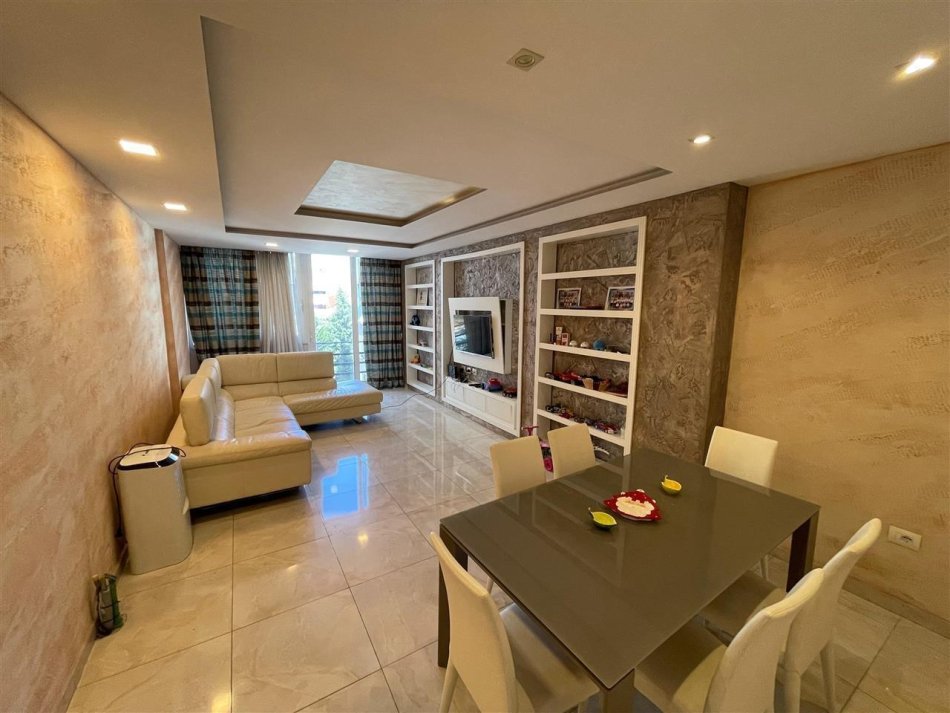 Tirane, shitet apartament 2+1 Kati 3, 115 m² 220.000 € (Liqeni Thate)