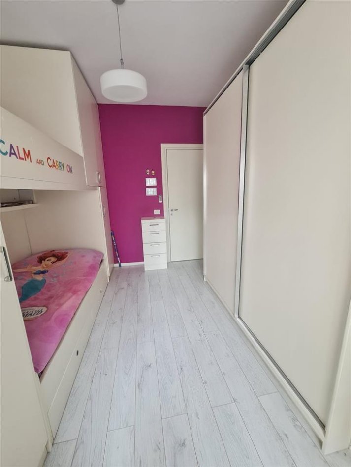 Tirane, shitet apartament 2+1 Kati 3, 92 m² 125.000 € (Yzberisht)