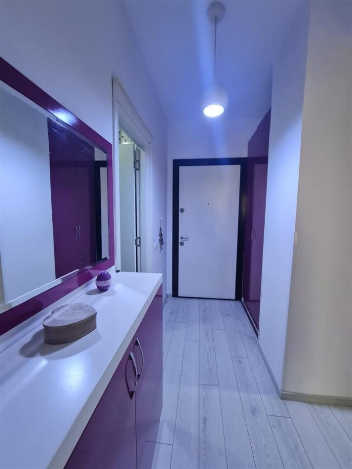 Tirane, shitet apartament 2+1 Kati 3, 92 m² 125.000 € (Yzberisht)