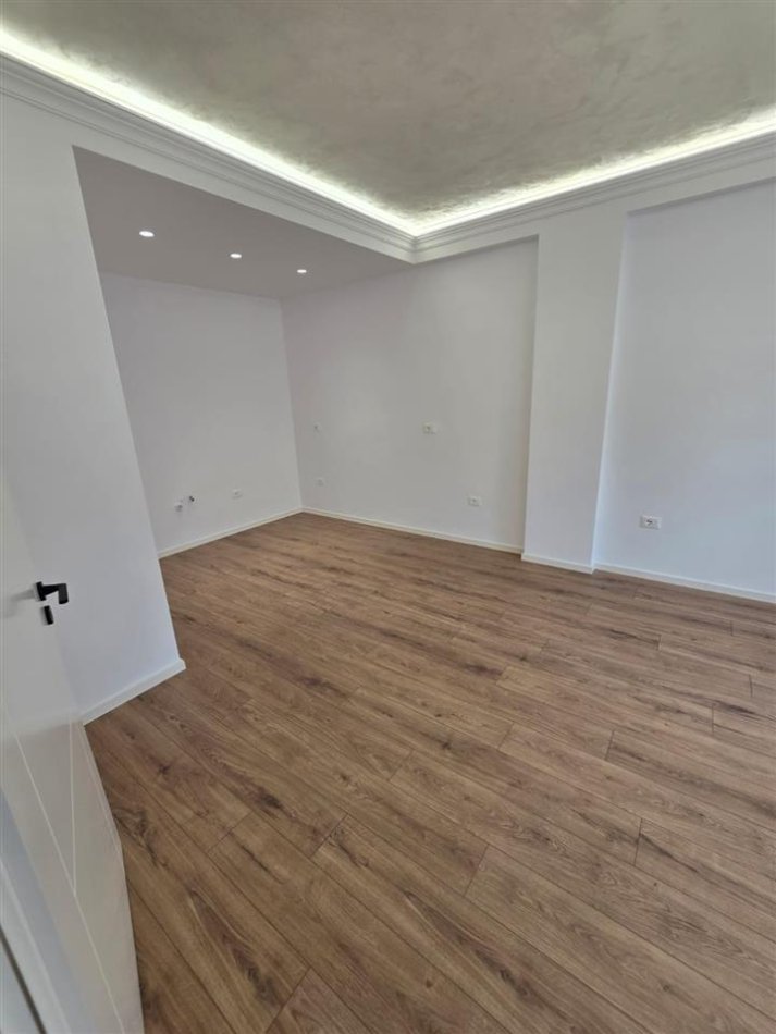 Tirane, shitet apartament 2+1 Kati 7, 97 m² 210.000 € (Rruga Kavajes)
