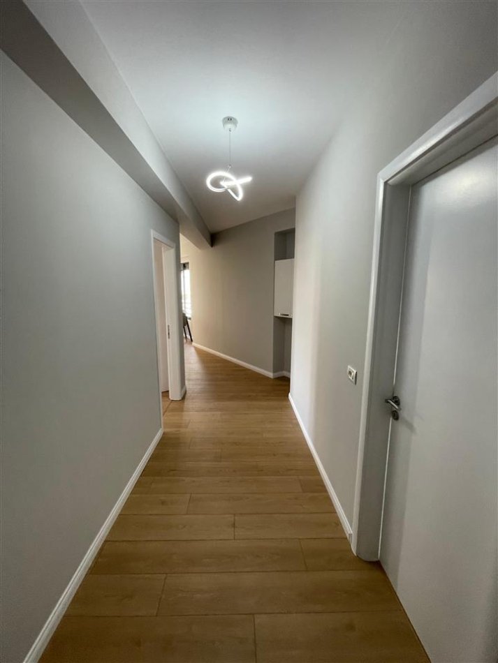 Tirane, shitet apartament 2+1 Kati 3, 89 m² 128.000 € (Yzberisht)