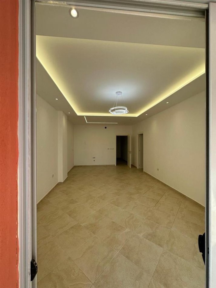 Tirane, shitet apartament 2+1 Kati 3, 160 m² 120.000 € (Fresk)