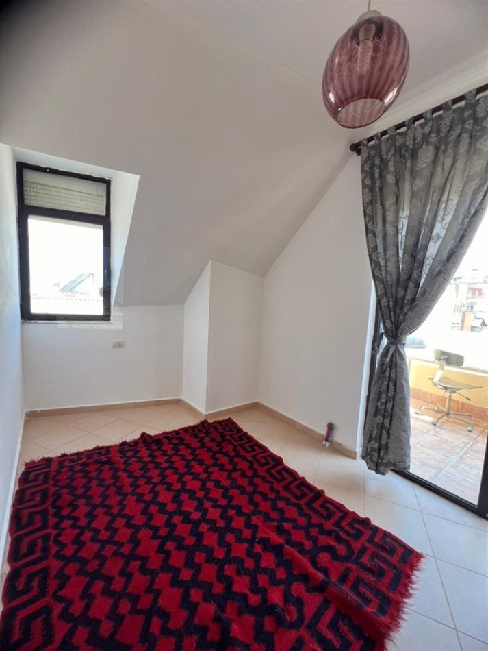 Tirane, shitet apartament 2+1 Kati 5, 90 m² 110.000 € (Rruga Muhamet Deliu)