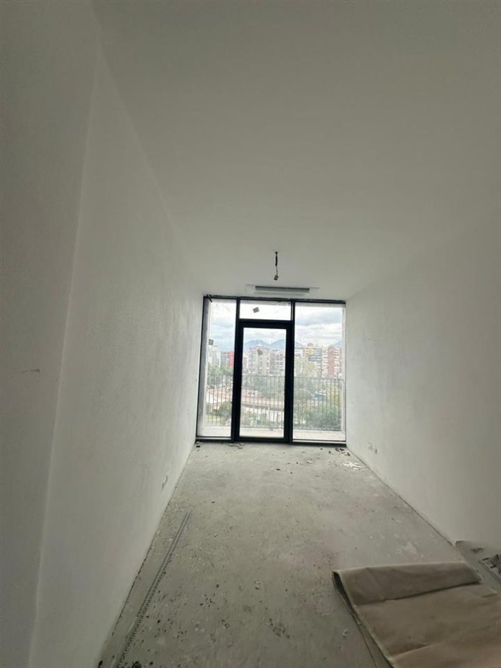 Tirane, shitet apartament 3+1 Kati 2, 187 m² 523.600 € (Lake View)