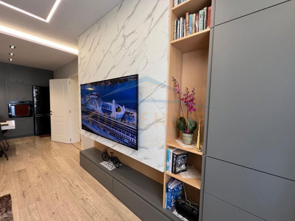 Durres, shitet apartament 2+1+Ballkon, Kati 9, 103 m² 120,000 € (Plazh,Durres)