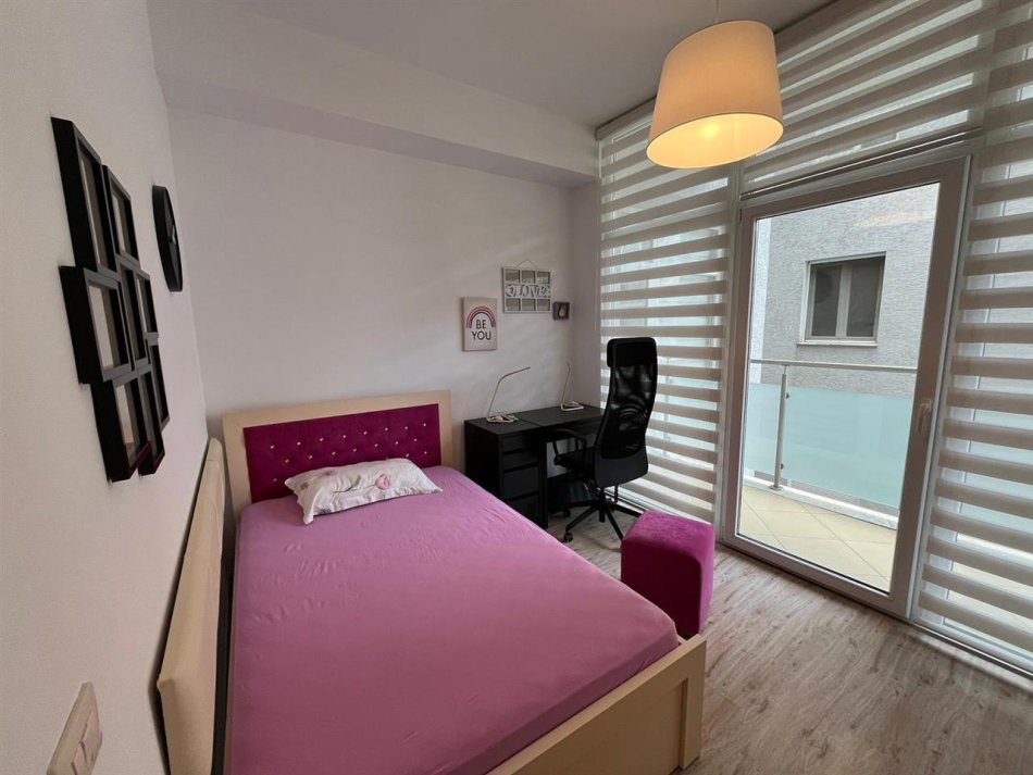 Tirane, shitet apartament 2+1+Ballkon , 112 m² 269.000 € (Komuna parisit)
