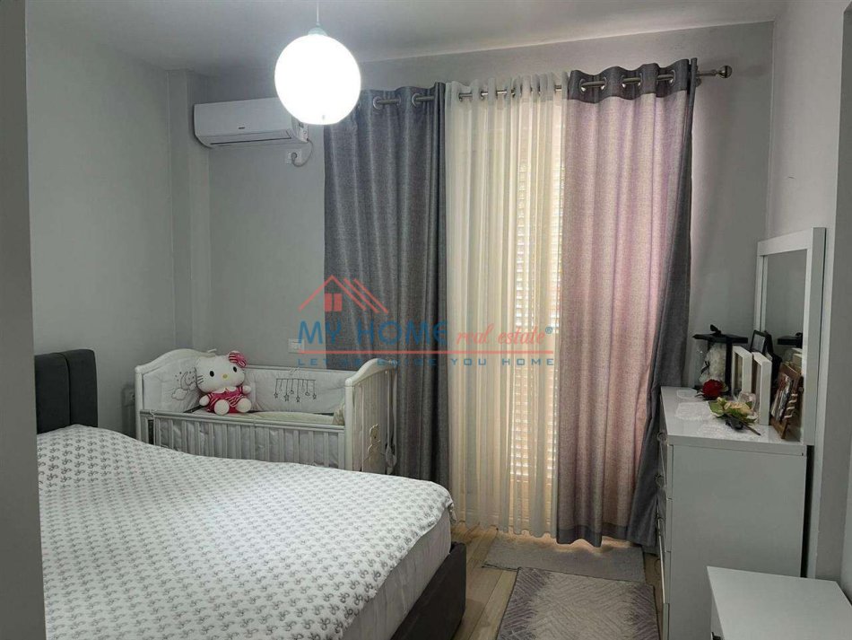 Tirane, shitet apartament 3+1+Aneks+Ballkon Kati 2, 200.000 € 