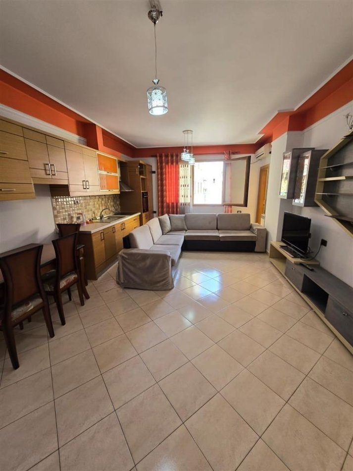 Tirane, shitet apartament 3+1 Kati 8, 142 m² 165.000 € (Astir)