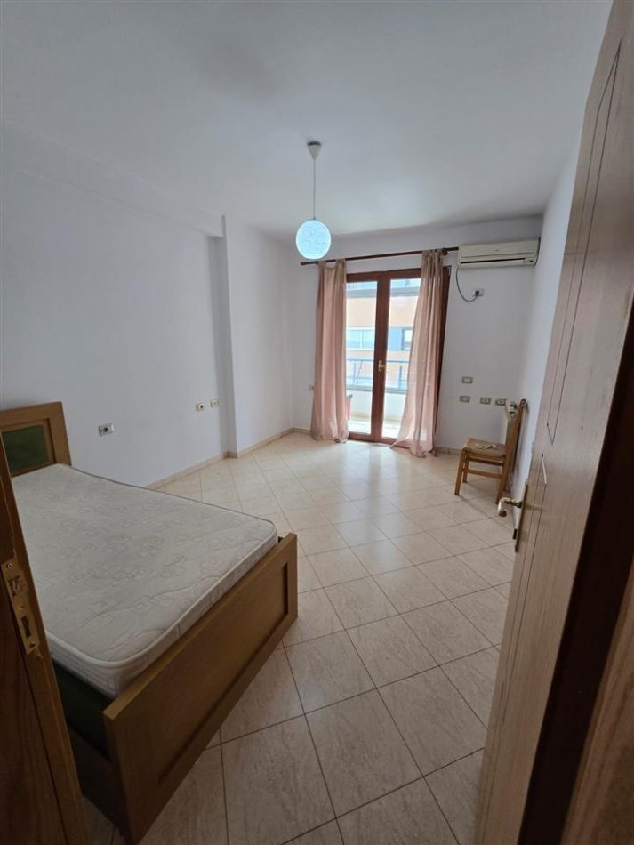 Tirane, shitet apartament 3+1 Kati 8, 142 m² 165.000 € (Astir)