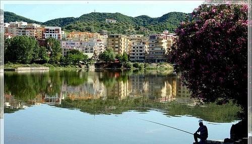 Tirane, shitet apartament 3+1 Kati 4, 127 m² 256.000 € (Liqeni i Thate)