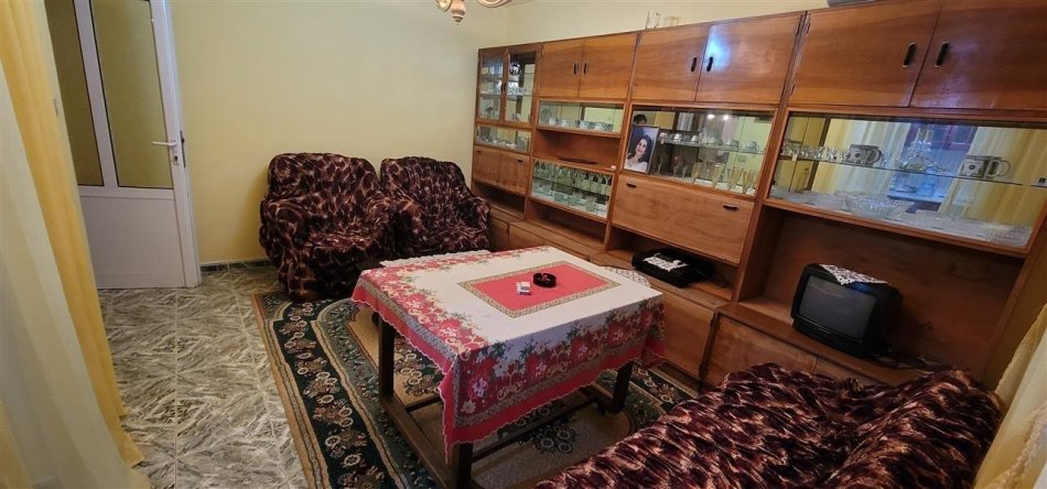 Lushnje, shitet apartament 4+1+Aneks+Ballkon Kati 2, 123 m² 60.000 € (Kryqezimi Ypsilonit.)