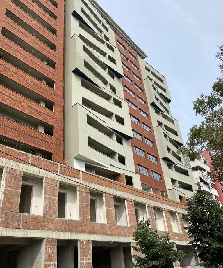 Shitet Apartament 1+1 Golden Park,Tirane.