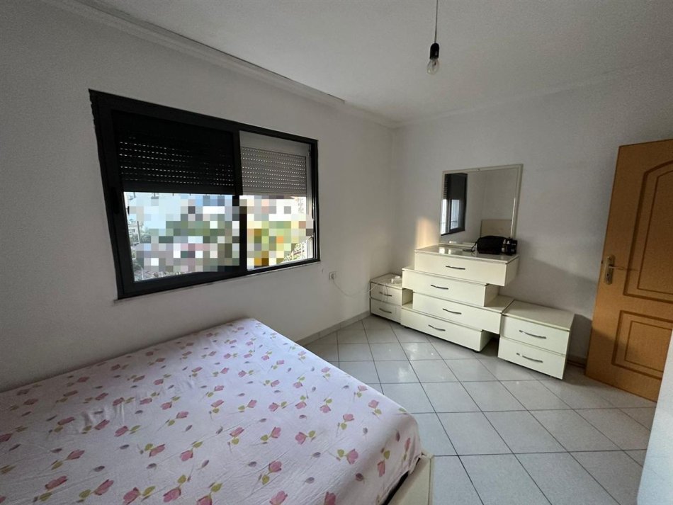 Tirane, shitet apartament 1+1 Kati 3, 57 m² 65.000 € (Yzberisht)