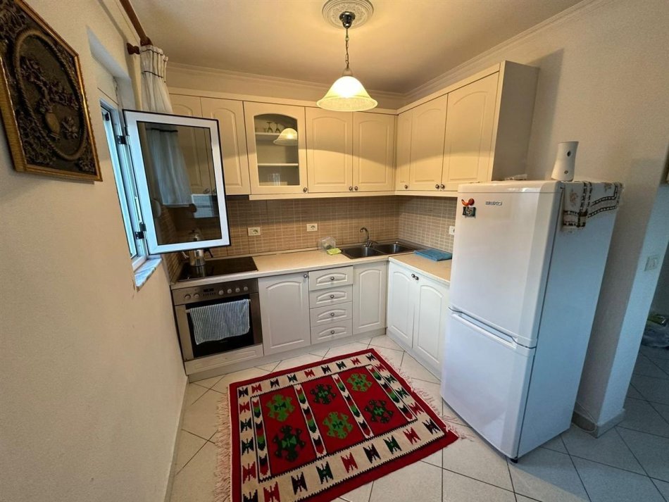 Tirane, shitet apartament 1+1 Kati 3, 57 m² 65.000 € (Yzberisht)