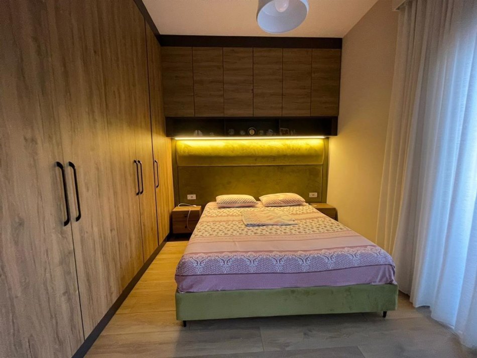 Tirane, shitet apartament Kati 3, 48 m² 123.000 € (Pazari Ri)