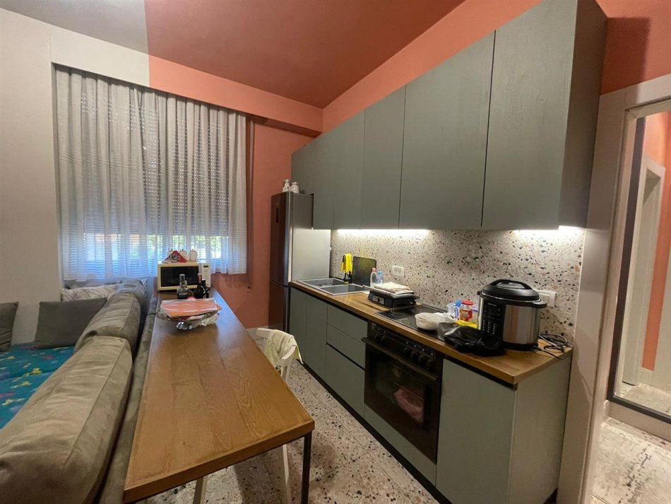 Tirane, shitet apartament Kati 3, 48 m² 123.000 € (Pazari Ri)