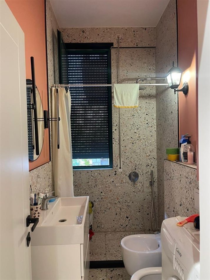 Tirane, shitet apartament Kati 3, 48 m² 123.000 € (Pazari Ri)