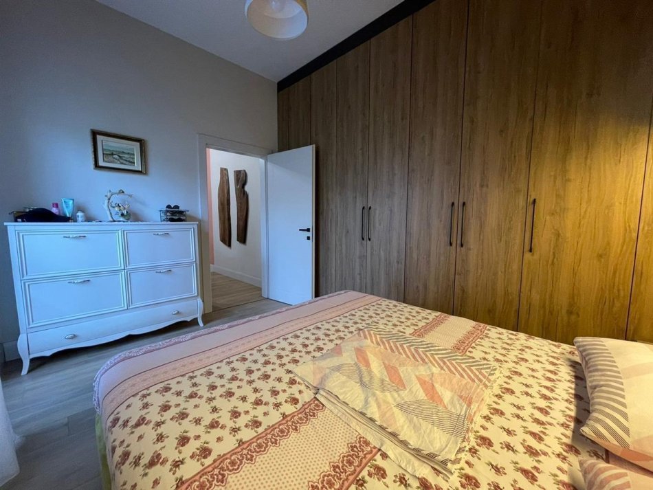 Tirane, shitet apartament Kati 3, 48 m² 123.000 € (Pazari Ri)
