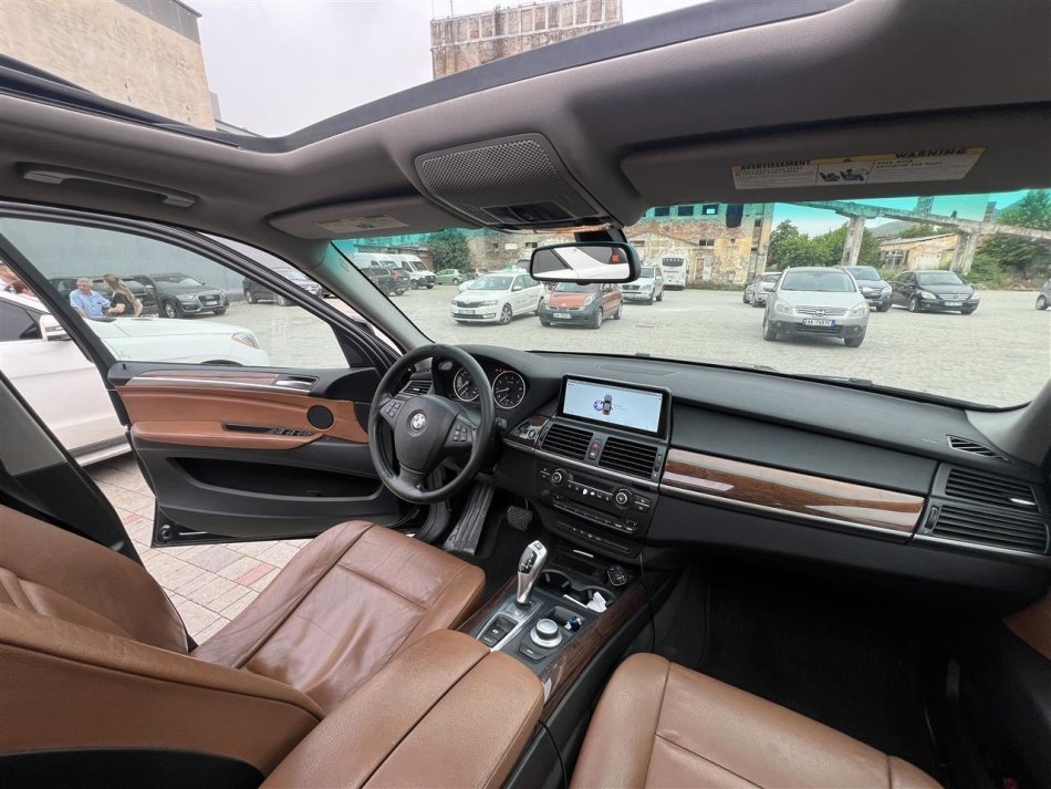 Tirane, shitet makine BMW X5 ne gjendje shume te mire!!! Okazion Benzin+Gaz, e zeze automatik Kondicioner 25 km