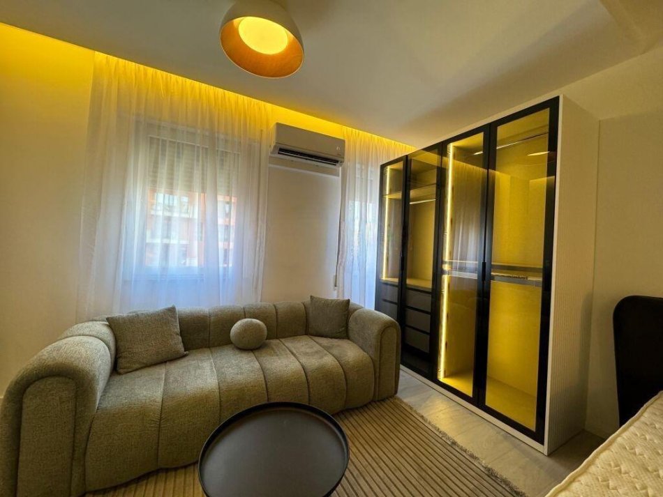 Tirane, shitet garsonier 1+1 Kati 2, 38 m² 115.000 € (Komuna Parisit)