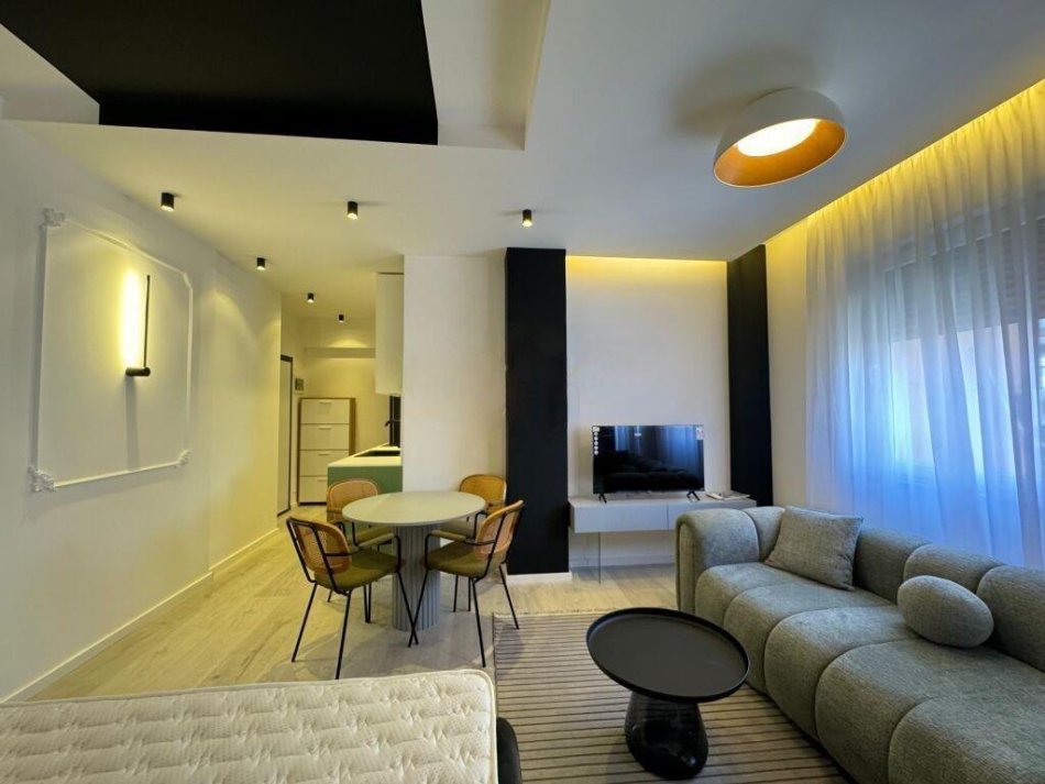 Tirane, shitet garsonier 1+1 Kati 2, 38 m² 115.000 € (Komuna Parisit)