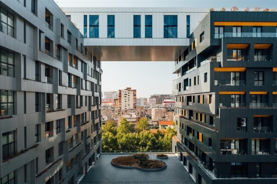 Tirane, shitet garsonier 1+1 Kati 10, 40 m² 105.000 € (Rruga Kavajes)