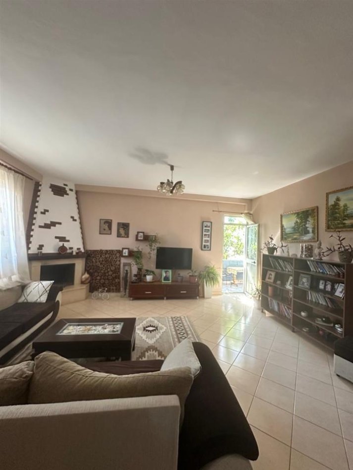 Tirane, shitet shtepi 2 Katshe Kati 2, 310 m² 248.000 € (Yzberisht)