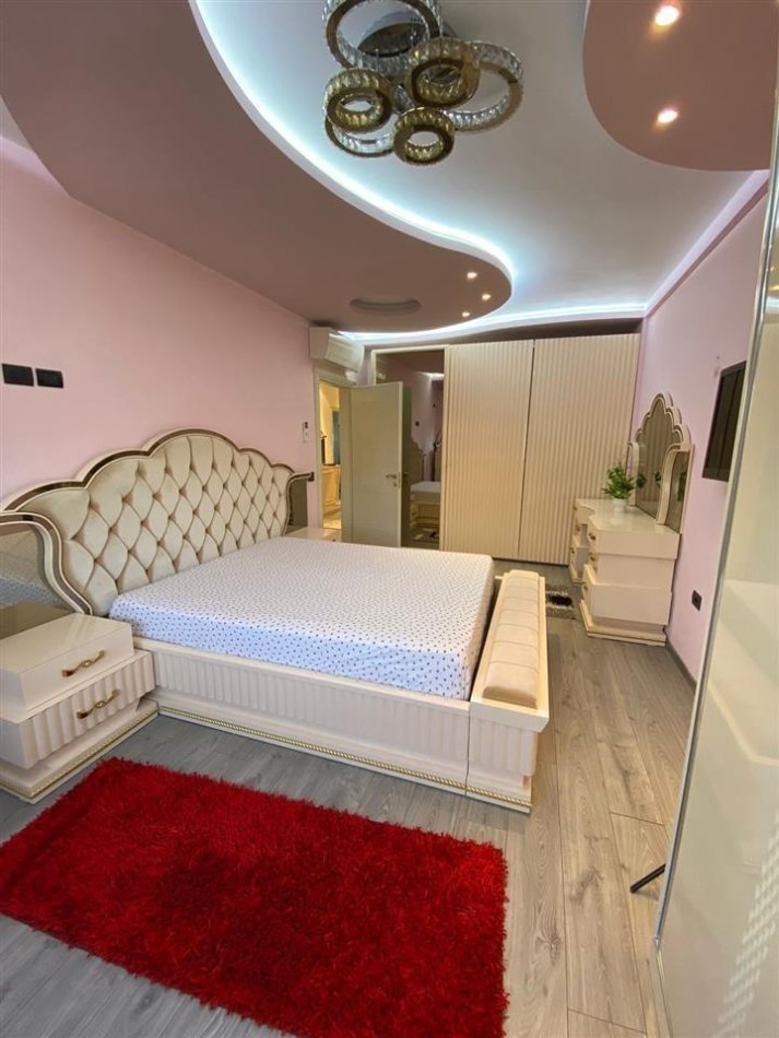 Tirane, shitet apartament 3+1 Kati 2, 152 m² 265.000 € (Prane UET)