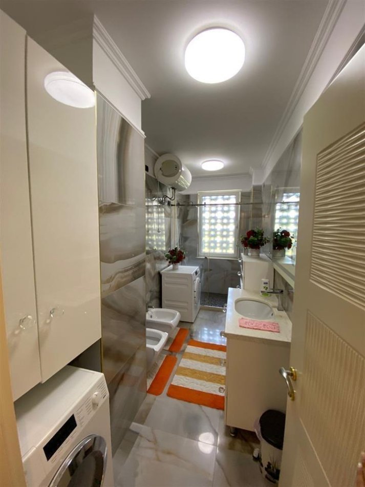 Tirane, shitet apartament 3+1 Kati 2, 152 m² 265.000 € (Prane UET)