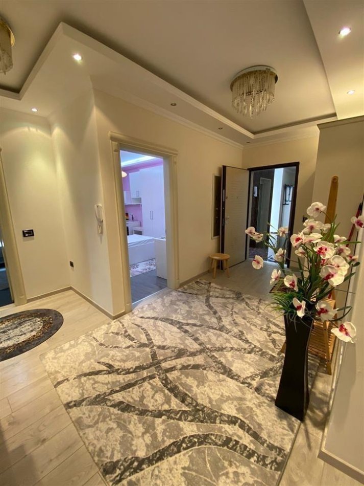 Tirane, shitet apartament 3+1 Kati 2, 152 m² 265.000 € (Prane UET)