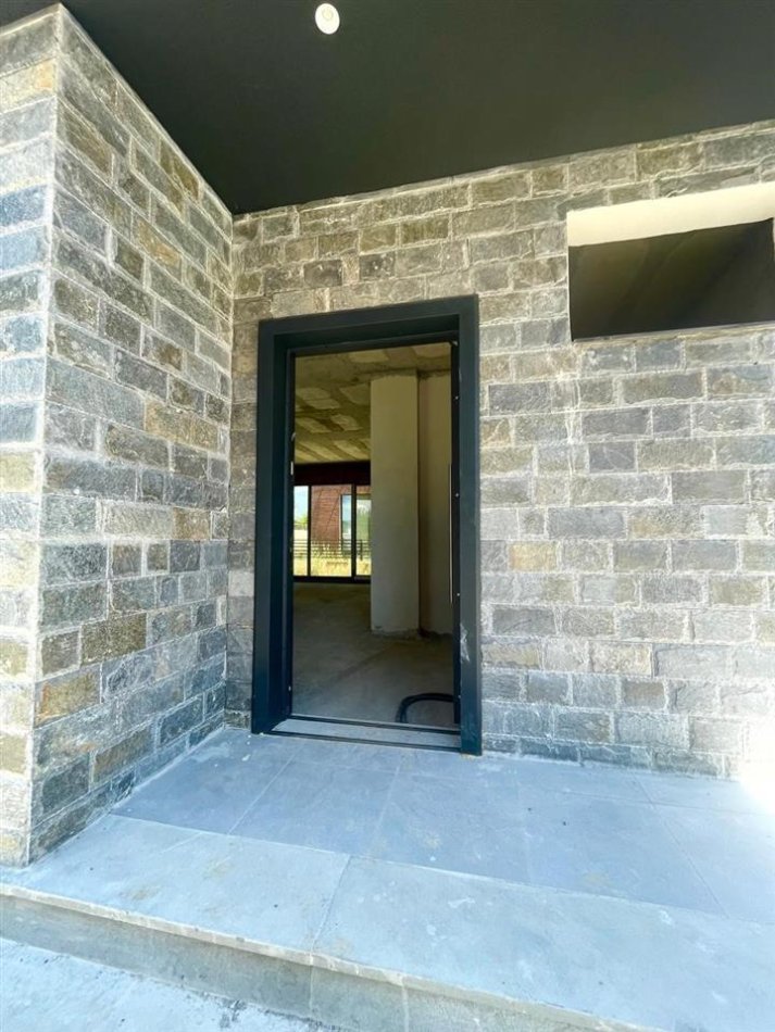 Tirane, shitet Vile 3 Katshe Kati 3, 313 m² 450.000 € (Sauk)