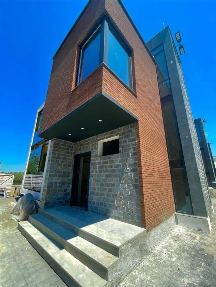 Tirane, shitet Vile 3 Katshe Kati 3, 313 m² 450.000 € (Sauk)
