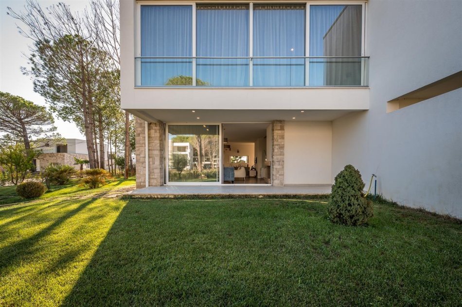 Durres, shitet Vile 4+1 Kati 3, 246 m² 890.000 € (San Pietro)