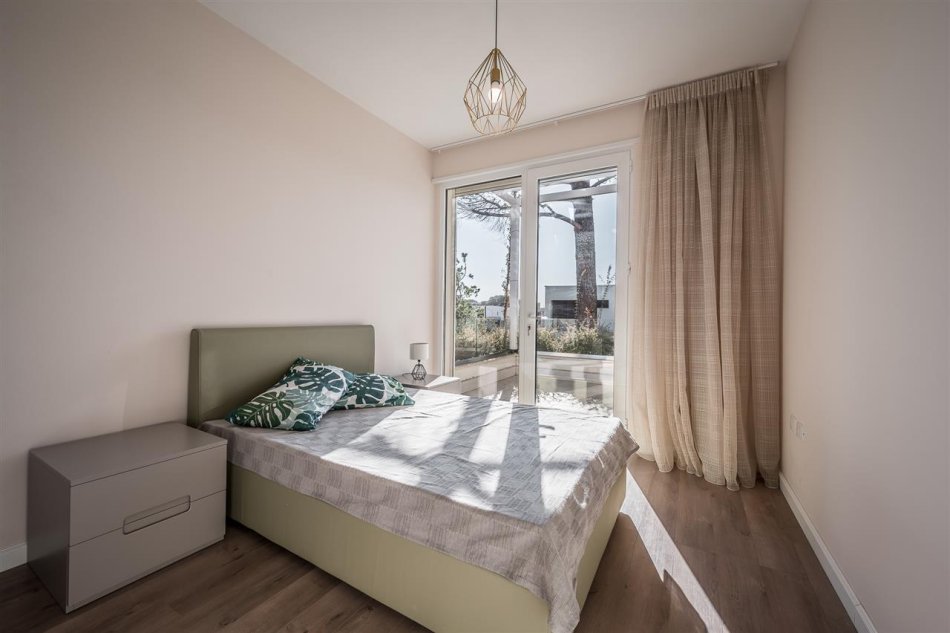 Durres, shitet Vile 4+1 Kati 3, 246 m² 890.000 € (San Pietro)