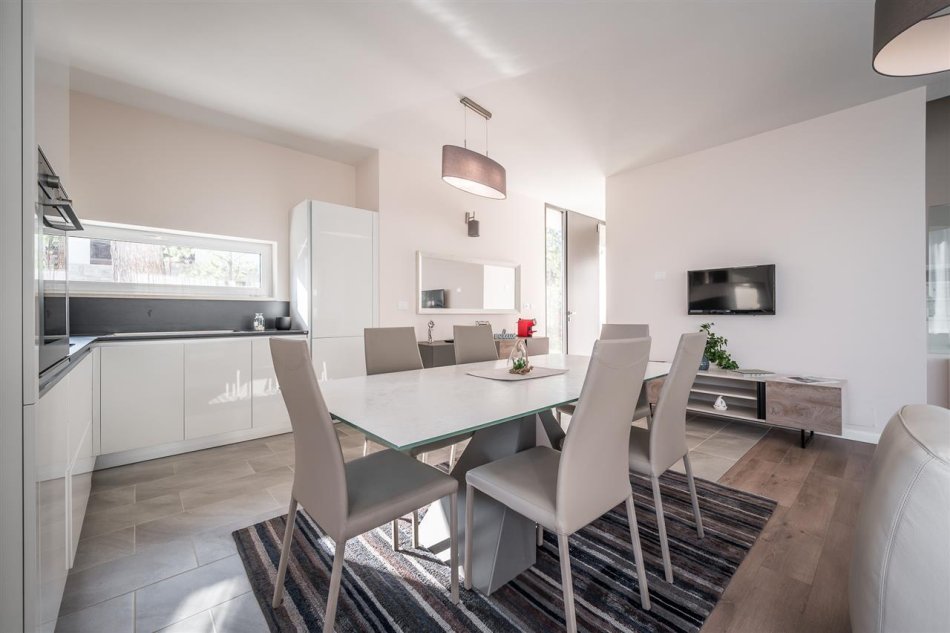 Durres, shitet Vile 4+1 Kati 3, 246 m² 890.000 € (San Pietro)