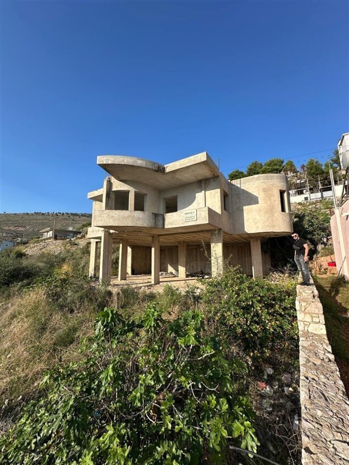 Sarande, shitet Vile 2 Katshe Kati 2, 364 m² 150.000 € (rruga idriz alidhima)