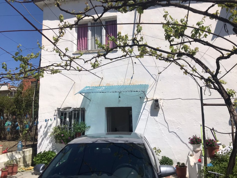 Tirane, shitet shtepi 2 Katshe Kati 2, 175 m² 119.000 € (ne Babrru Tirane.)