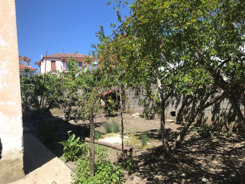 Tirane, shitet shtepi 2 Katshe Kati 2, 175 m² 119.000 € (ne Babrru Tirane.)
