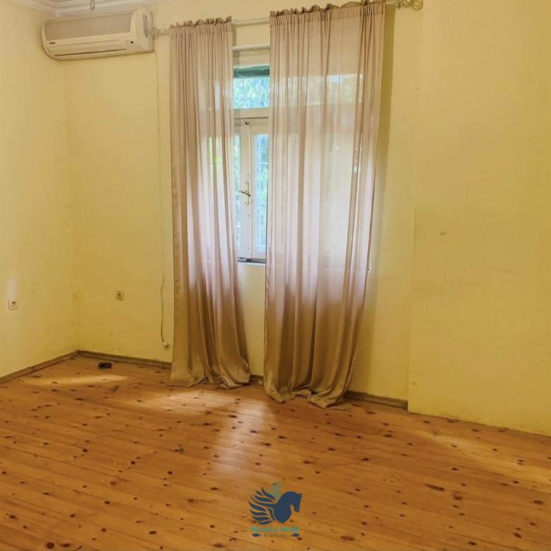 Tirane, jepet me qera shtepi 2+1 Kati 1, 120 m² 600 € (Jepet Me Qera Shtepi Private Tek 21 Dhjetori)